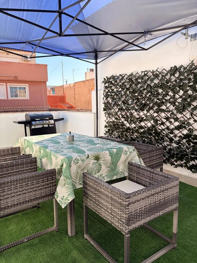 habitaciones EN ALQUILER DE TEMPORADA — 24