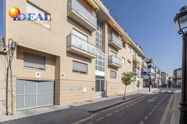 PISO CON GARAJE JUNTO AL METRO EN CHURRIANA — 23