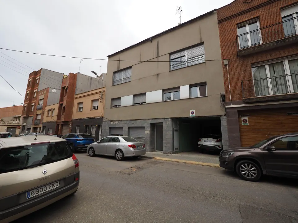 SE VENDE  DÚPLEX EN SABADELL, ZONA LA CREU DE BARBERA