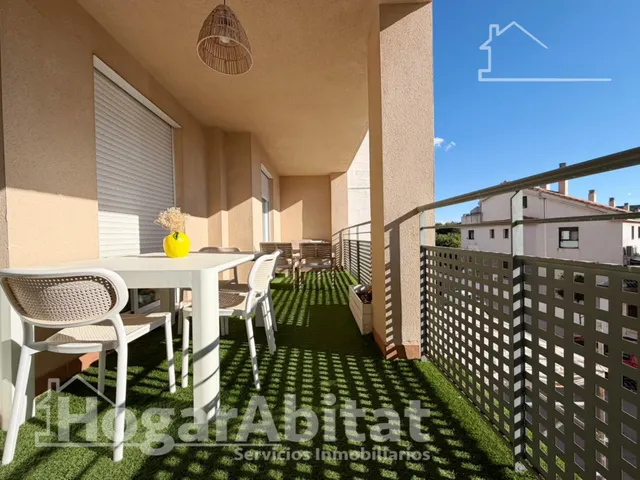 Excelente ubicación y reforma integral en este luminoso piso exterior con terraza, garaje y piscina comunitaria — 18