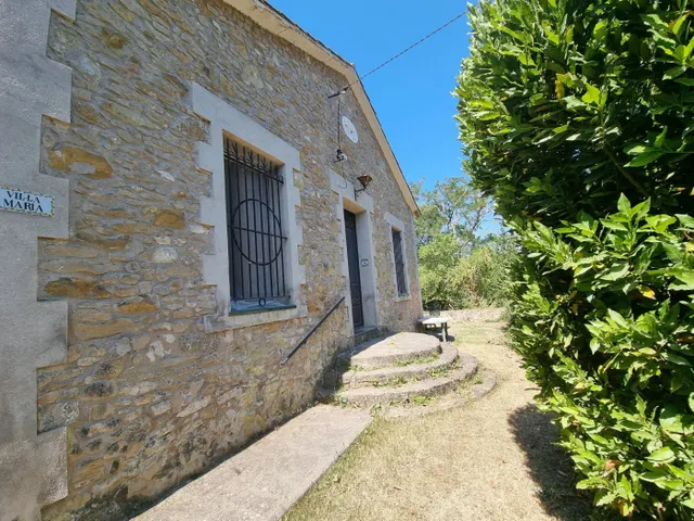 Cinco Casas mas terreno edificable en venta — 13