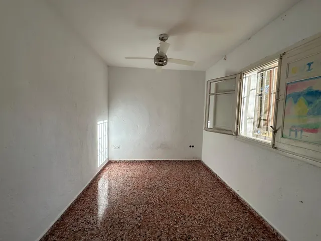 Casa a reformar con jardín y garaje en Urbanización Els Rosers — 8