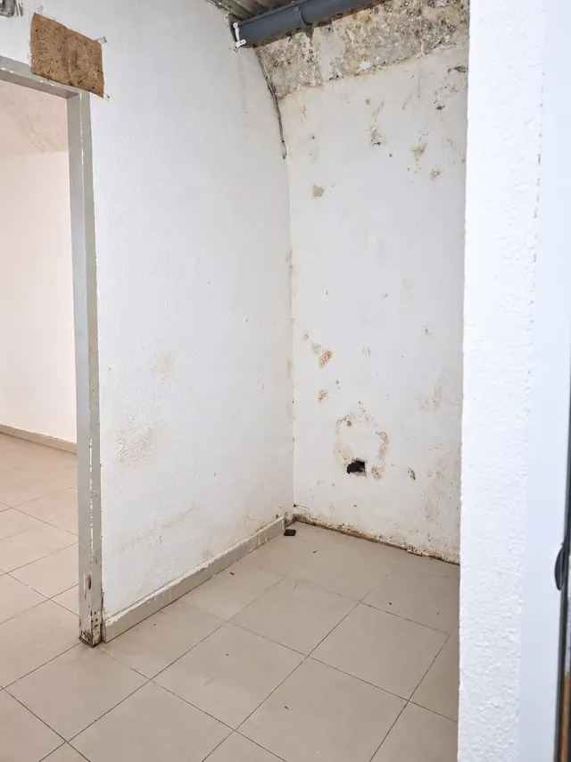 Local comercial de 111 m2 en pleno centro de Tortosa — 8