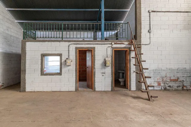 NAVE INDUSTRIAL DE 240M2 EN JUN-GRANADA — 10