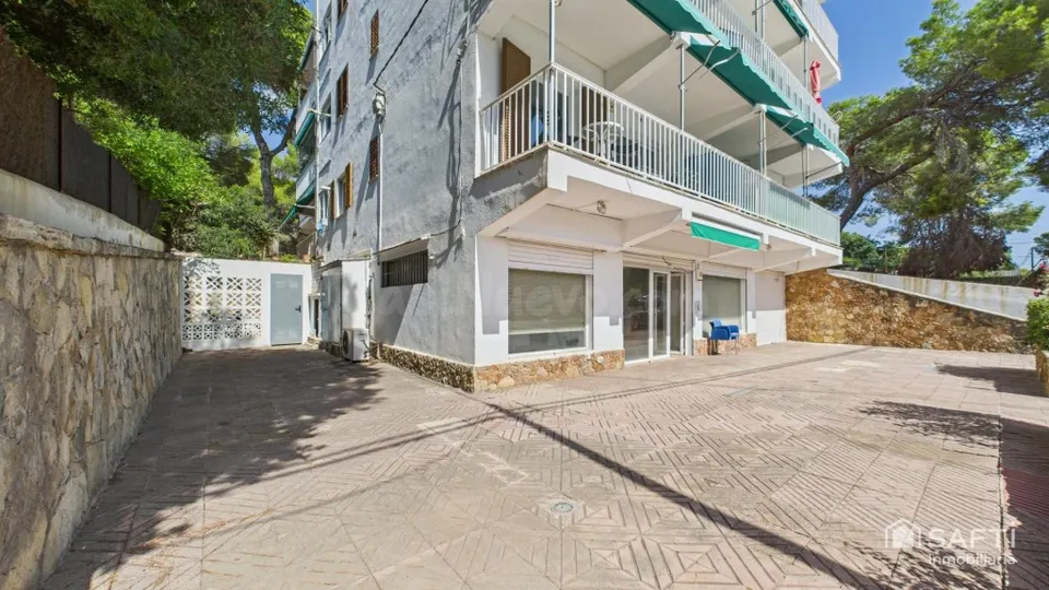 Se alquila – Local comercial - gran terraza privada en Santa Ponsa (Via de la Cruz, Mallorca)