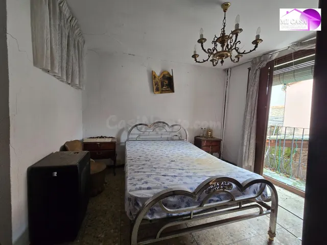 SE VENDE AMPLIA CASA EN CALATAYUD - foto 3