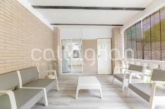 843 m2 de parcela, piscina y una casa pensada para disfrutar - foto 5