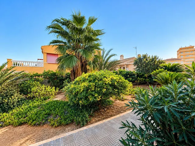 Apartamento de 2 dormitorios en venta en La Mata, Torrevieja, a pocos pasos de la playa — 8