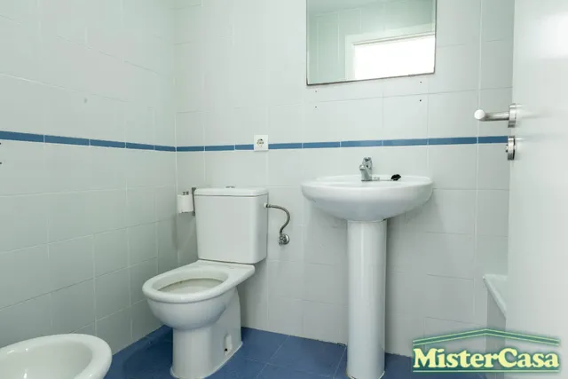 EXCLUSIVA. Zona norte. Ático Dúplex VPO. Terraza-solarium de 52m2. 4 dormitorios, 2 baños. Garaje. — 26
