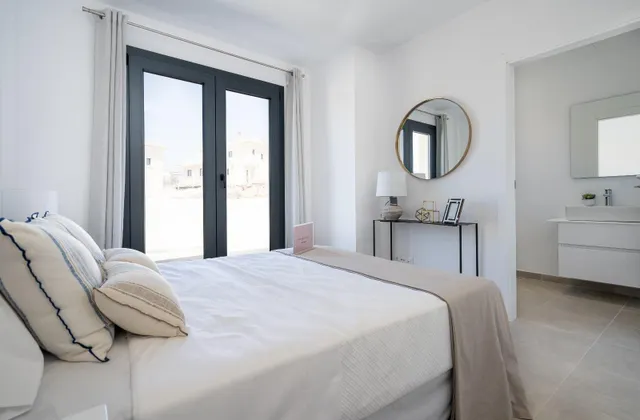 Chalet con jardín, aparcamiento y piscinas comunitarias — 19