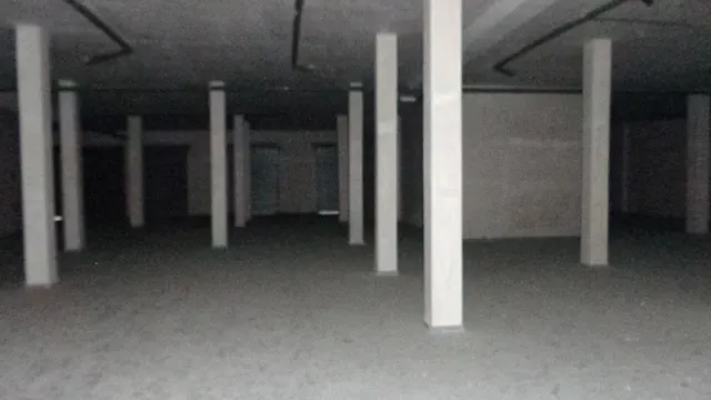 LOCAL EN VENTA EN PETRER — 24