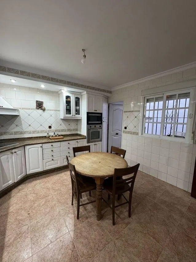 Gran adosado de 180 m2 en Avenida de la Libertad — 16