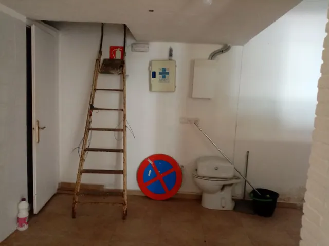 LOCAL COMERCIAL EN EL CORAZÓN DE ESTEPONA — A 100 M DE LA PLAZA CENTRAL — 16