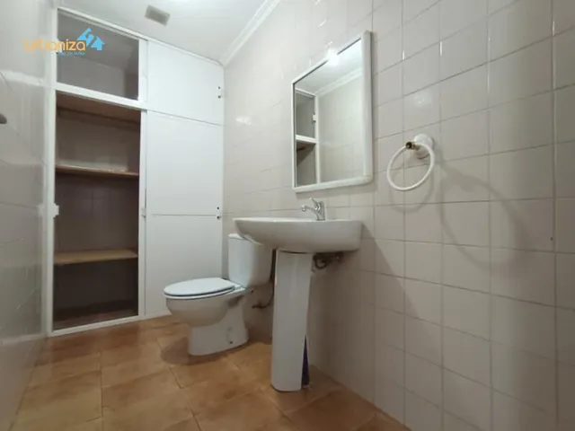 Amplia Casa en María Auxiliadora, Badajoz - Oportunidad Única por €429,000 — 16