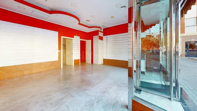 LOCAL COMERCIAL CON MAS DE CINCO METROS DE FACHADA, EN CTRA. - foto 5