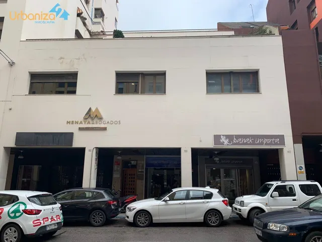 Entreplanta acondicionada en Juan Carlos I — 11