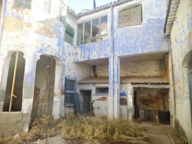 Se vende casa con acceso a dos calles para edificar en pleno - foto 3