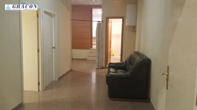 Puertas coloradas - Instituto Torreta  - Puente Bimilenari — 3