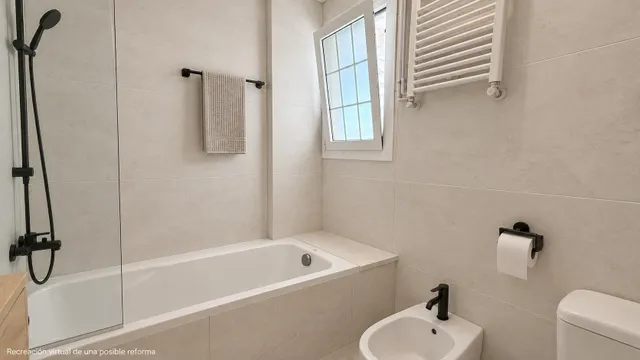 Amplia vivienda de 4 habitaciones con terraza acristalada, chimenea y aparcamiento — 32