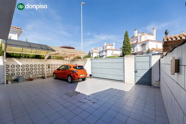 PRECIOSA CASA EN MONTELUZ — 32