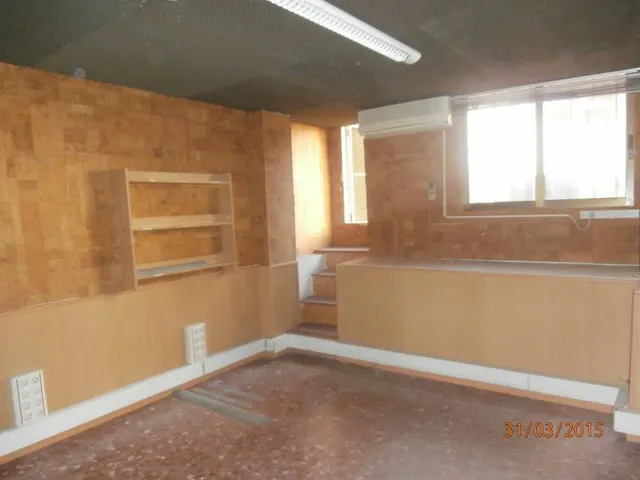 AMPLIO  Y CENTRICO ENTRESUELO CON ACCESO INDEPENDIENTE CON SALA DE GRABACION INSONORIZADA — 5