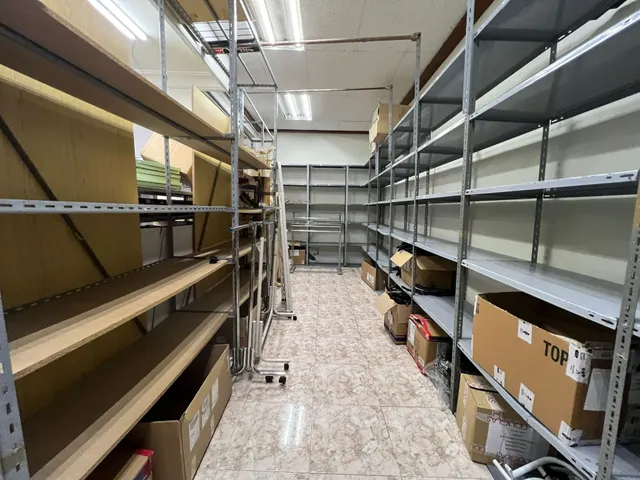 Impresionante local en Cánovas — 11