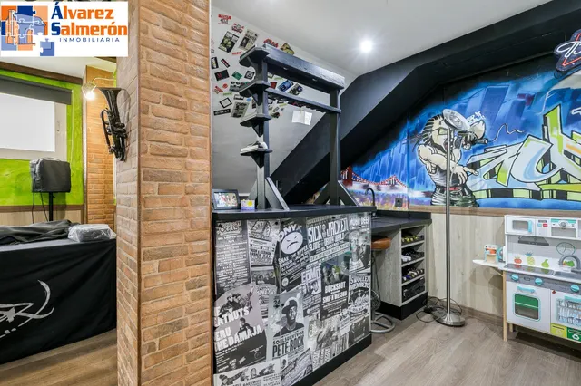 ¡Tu nuevo hogar te espera en Churriana de la Vega! Casa adosada con patio, garaje y futura parada de metro a pocos pasos. — 22