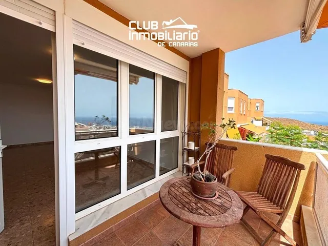 AMPLIO PISO SIN AMUEBLAR CON 4 habitaciones, TERRAZA Y GARAJ