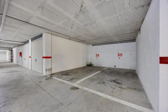Bungalow planta alta reformado, en residencial con piscina comunitaria — 25