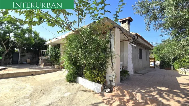 INTERURBAN S.L. vende Chalet independiente con piscina y gra - foto 3