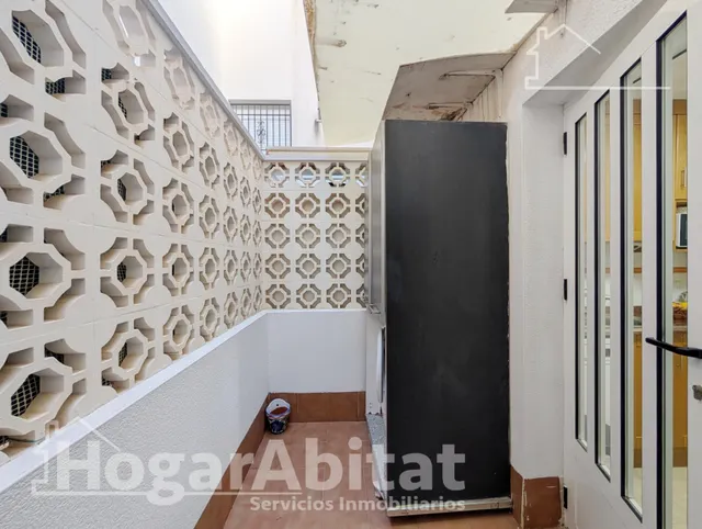 REFORMADO CON TERRAZA, PISCINA Y GARAJE CERCA DE LA PLAYA — 49