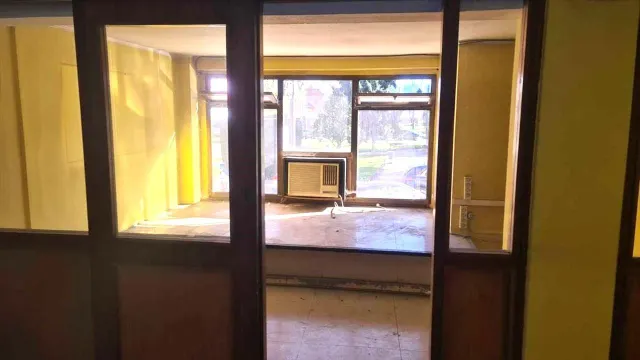 Se vende local de dos plantas en Oviedo — 9