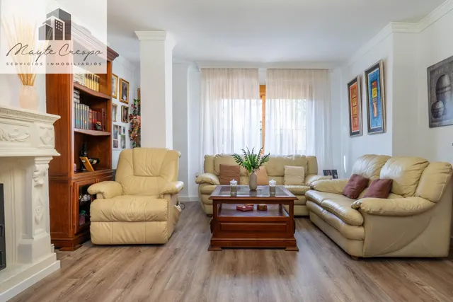 CHALET CON PISCINA Y JARDÍN A SOLO 10 MINUTOS DE GRANADA — 28