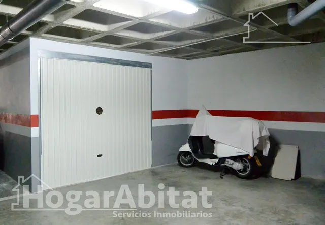 Amplio, moderno y reformado en residencial con terraza, piscina y garaje, todo amueblado — 34