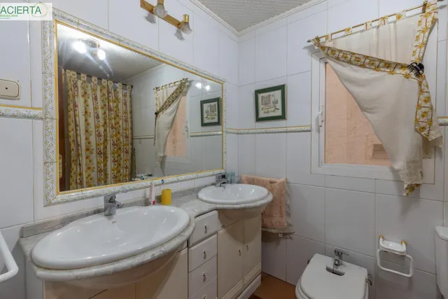 Amplia vivienda en pleno centro de Granada — 41