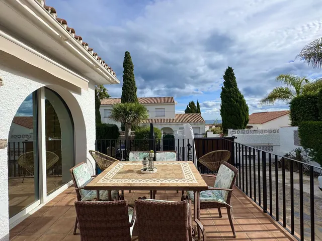 Chalet 4 habitaciones 243m² en venta - Costa del Sol — 4