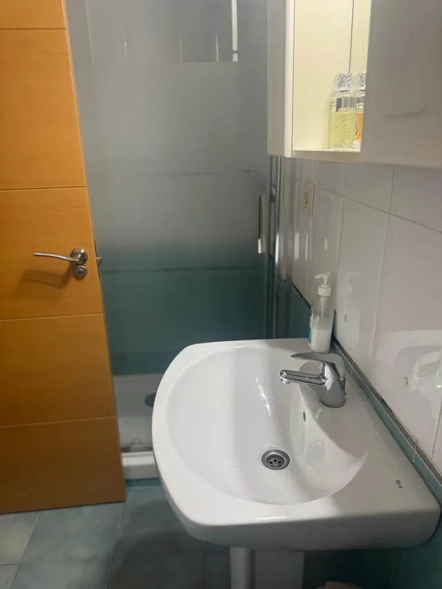 SE VENDE PISO REFORMADO EN LA AVENIDA PABLO IGLESIAS — 13