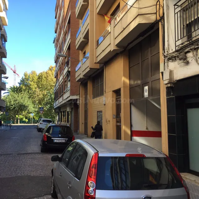Plaza de aparcamiento en zona Mozarabes - foto 4