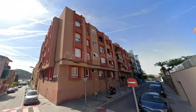 Se vende piso OKUPADO en Montmeló (Barcelona)