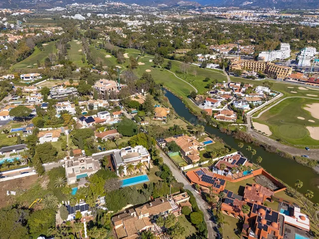 Chalet 4 habitaciones 449m² en venta - Whater Gardens - foto 4