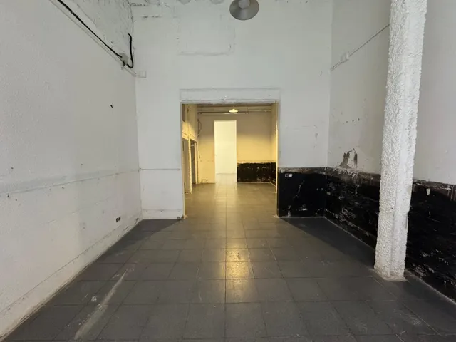 Dos Locales Comerciales - Carrer de l'Om — 7