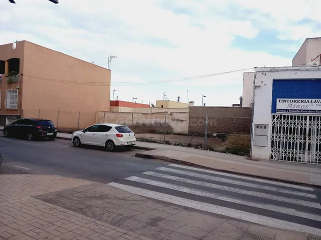 Solar comercial y residencial en Camino de Vera, Campohermos - foto 3