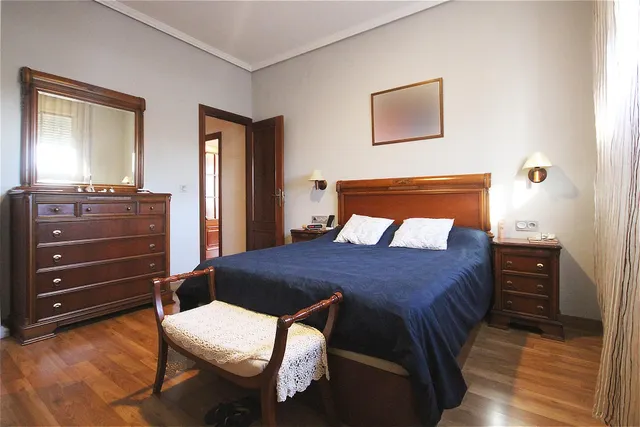 AMPLIO CHALET INDEPENDIENTE EN VENTA EN SIERRA PERENCHIZA — 31