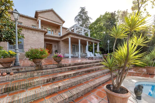 ESPECTACULAR CHALET -VILLA INDEPENDIENTE - foto 3