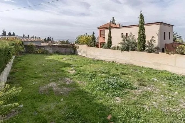 OPORTUNIDAD DE PARCELA EN COLINAS BERMEJAS — 2