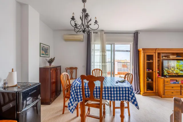 Ático Exclusivo en Roquetas de Mar con Amplia Terraza y Piscina Comunitaria — 40