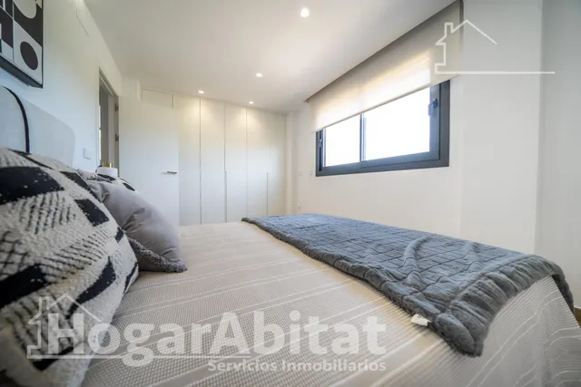 PRECIOSO ADOSADO A ESTRENAR CON PISCINA PRIVADA Y TERRAZA — 42