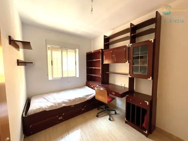Triplex en bahia con amplias terrazas y plaza de parking — 19