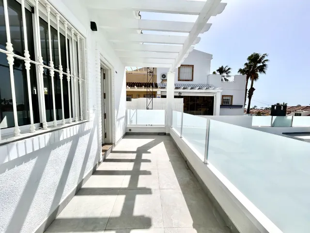 Villa 5 habitaciones 166m² en venta - Villamartin — 23