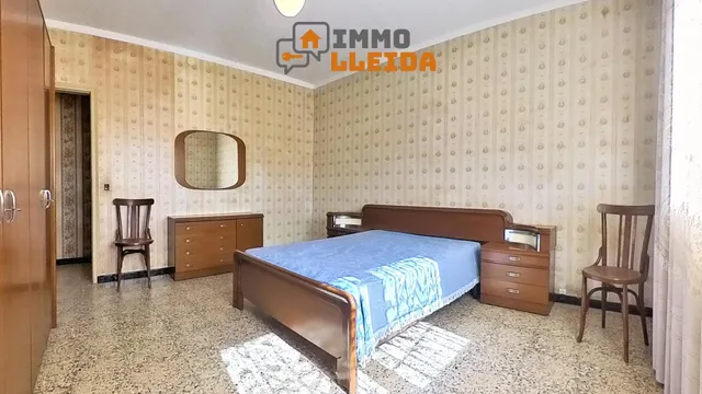 OPORTUNIDAD Casa con mucho terreno y varios garajes — 26